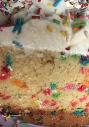 Una foto de Torta Confetti