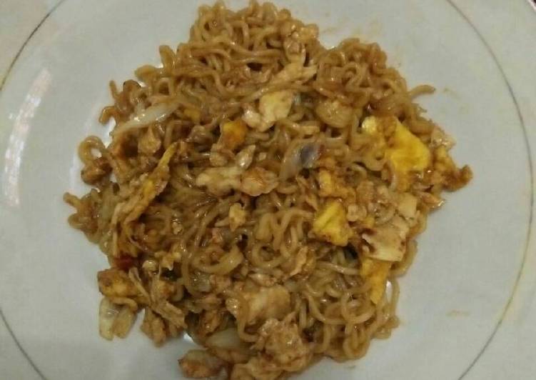 Cara Gampang Menyiapkan Mie goreng simpel, Enak Banget