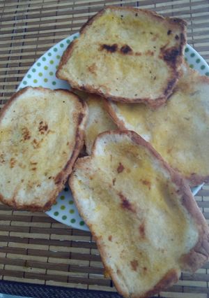 Una foto de Pan tostado con mantequilla