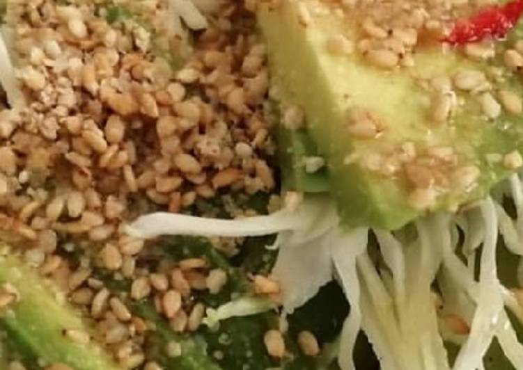 Recette: Salade printanière avocat