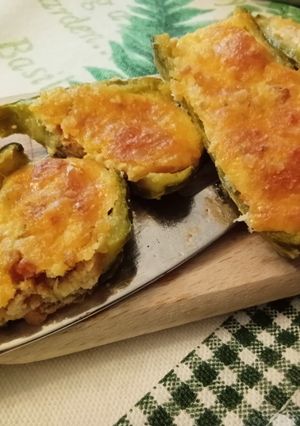 Foto di Zucchine Ripiene Ricotta Pomodori Secchi Capperi Prosciutto Cotto Scamorza Affumicata