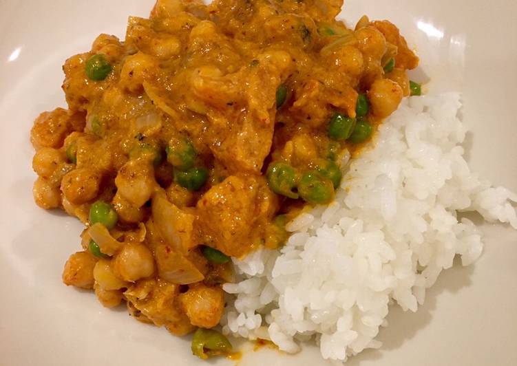 Delicious Spicy Thai Red Curry with Chickpeas