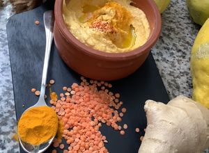 Une photo de Houmous aux saveurs orientales🌶lentille corail 🪸 curcuma gingembre 🪵