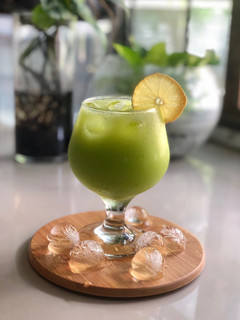 Gambar Pineapple And Cucumber Juice 🇺🇸