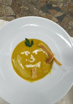 A picture of Créme Carrot Soup.