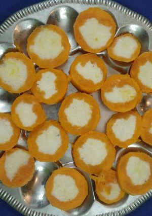 A picture of Mango Stuffed Icecream.