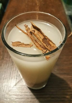 Una foto de Agua de avena para esos kilitos de más