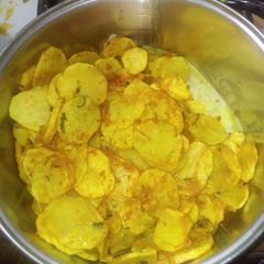 A picture of Tumeric Bhajia.