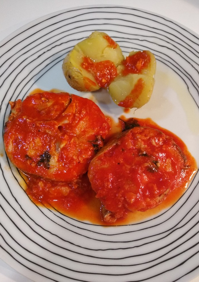 Una foto de Merluza en salsa de piquillos light