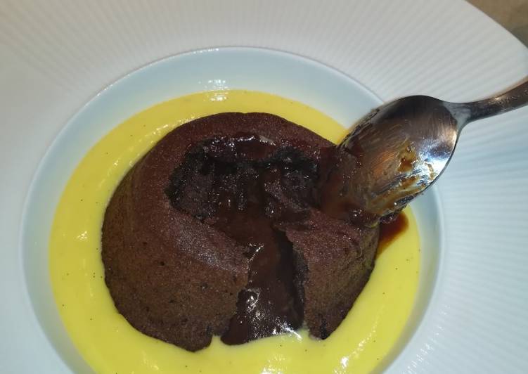 Soufflè al cioccolato su crema pasticcera