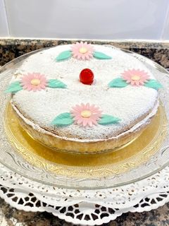 Una foto de Pastel de hojaldre, con almendra y cabello de ángel