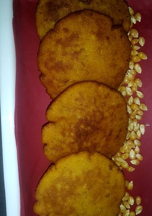 मक्का के आटे की पूड़ी (makka ke aate ki pudi recipe in Hindi) रेसिपी मुख्य फोटो