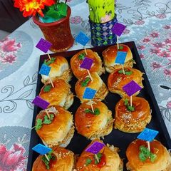 A picture of Chicken tandoori mini buns.