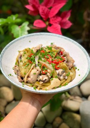 Hình của món Ếch Xào Cải Chua.