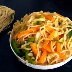 A picture of Veg Hakka Noodles.