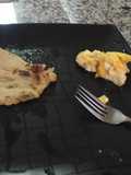 Tortilla de queso y huevos revueltos