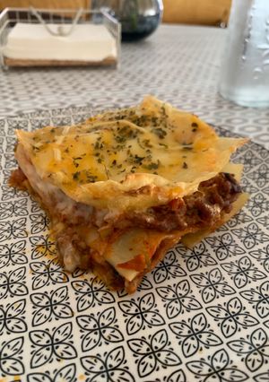 Una foto de Lasaña boloñesa con verduras