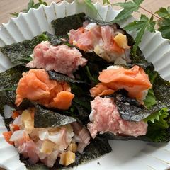 A picture of Wrapping Yourself Sushi 🍣.