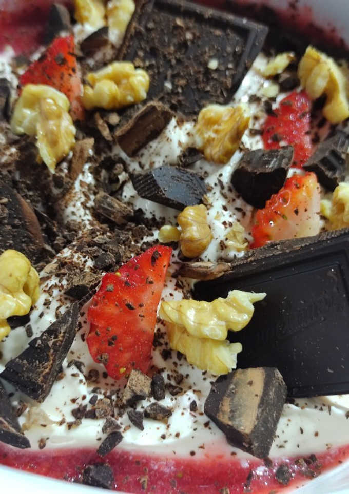 Una foto de ~Mousse de frutillas🍓🍓🍓 keto~
