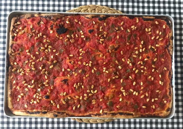 "Pizza valenciana", o coca de viernes, 🌱