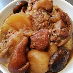 A picture of Braised Pork Knuckle.