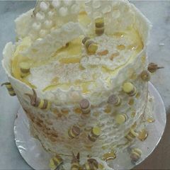 A picture of Honey comb cake.