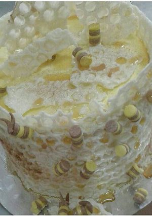 A picture of Honey comb cake.