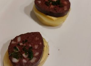 Une photo de Toasts de boudin noir froid
