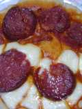 Pizza casera de longaniza (de las Tortugas Ninja)