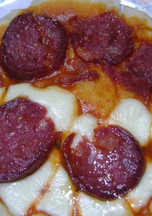 Una foto de Pizza casera de longaniza (de las Tortugas Ninja)