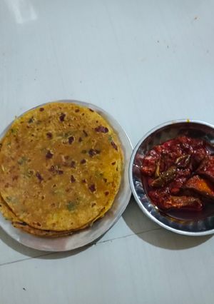 મેથીના થેપલા (Methi Thepla Recipe In Gujarati) રેસીપી મુખ્ય ફોટો