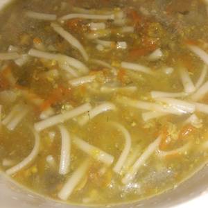 Sopa de verdura y fideos Espagueti