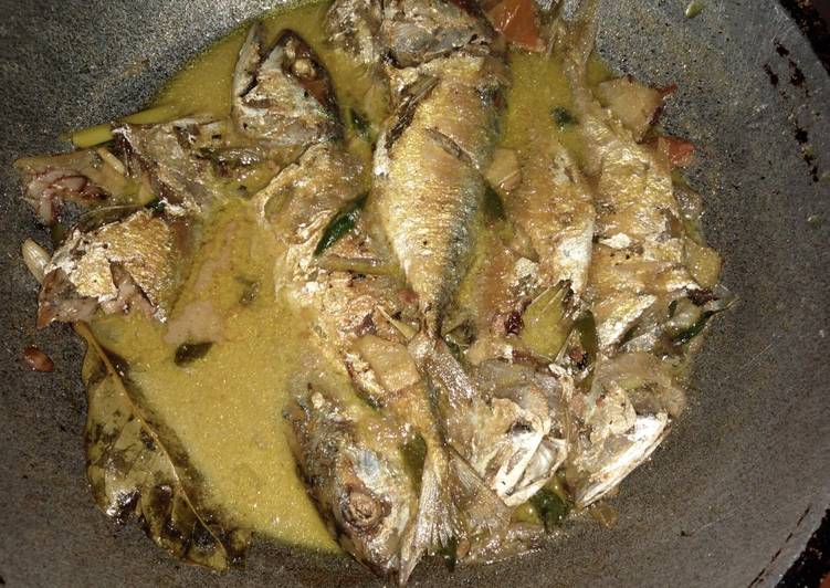 Resep Ikan Kembung Tauco / Ikan Kembung Bumbu Iris Resep ...