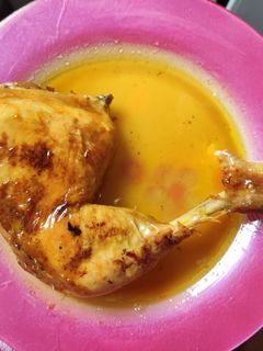 Una foto de Pollo asado al horno al limón 🍋