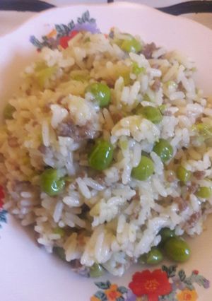 صورة لوصفة رز بالبازيلا واللحمة