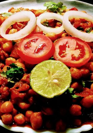 চানা মশালা(chaana masala recipe in Bengali) রেসিপির প্রধান ছবি