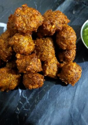 A picture of Whole Green Gram Pakoda.