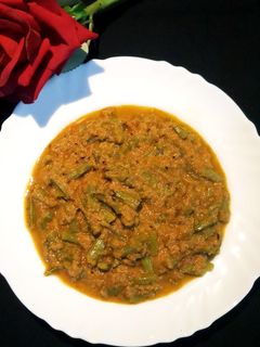 रजवाड़ी ग्वारफली की सब्जी(rajwadi gwarfali ki sabji recipe in hindi) रेसिपी मुख्य फोटो
