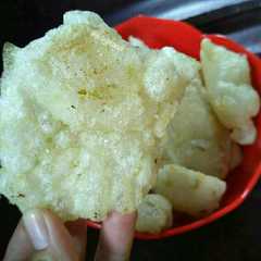 A picture of Cireng tanpa bumbu rujak.