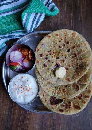 A picture of Carrot-peas parantha.