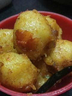 सूजी बाॅल्स (Suji balls recipe in hindi) रेसिपी मुख्य फोटो