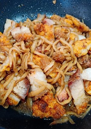 Hình của món Củ cải muối xào heo quay chả cá.