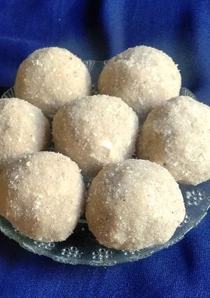 A picture of Sesame Ladoos.