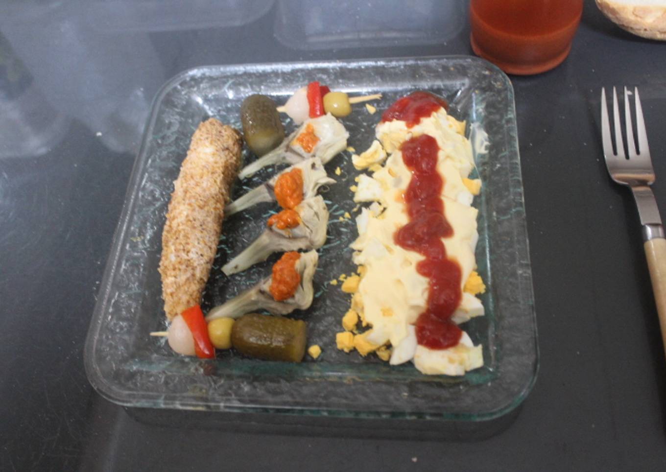 Rape al vapor con huevo y alcachofas