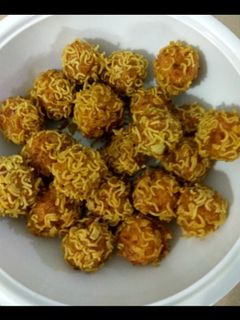 મેગી બોલ્સ (Maggi Balls Recipe In Gujarati) રેસીપી મુખ્ય ફોટો