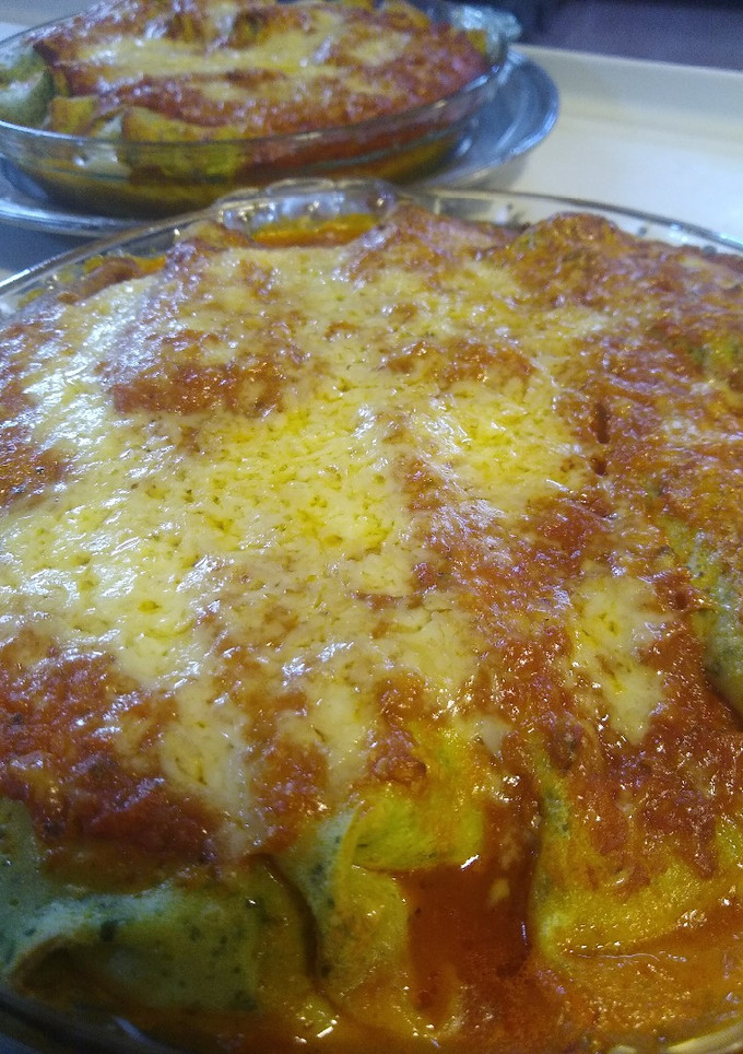 Una foto de Crepes verdes de jamón y queso