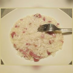 A picture of Risotto speck e brie.