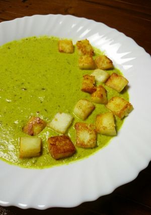 A picture of Paneer In Green Curry.