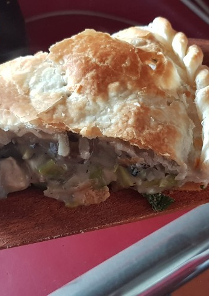 Una foto de Tarta de pollo y champiñones