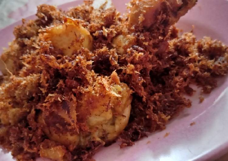 Ayam serundeng kelapa